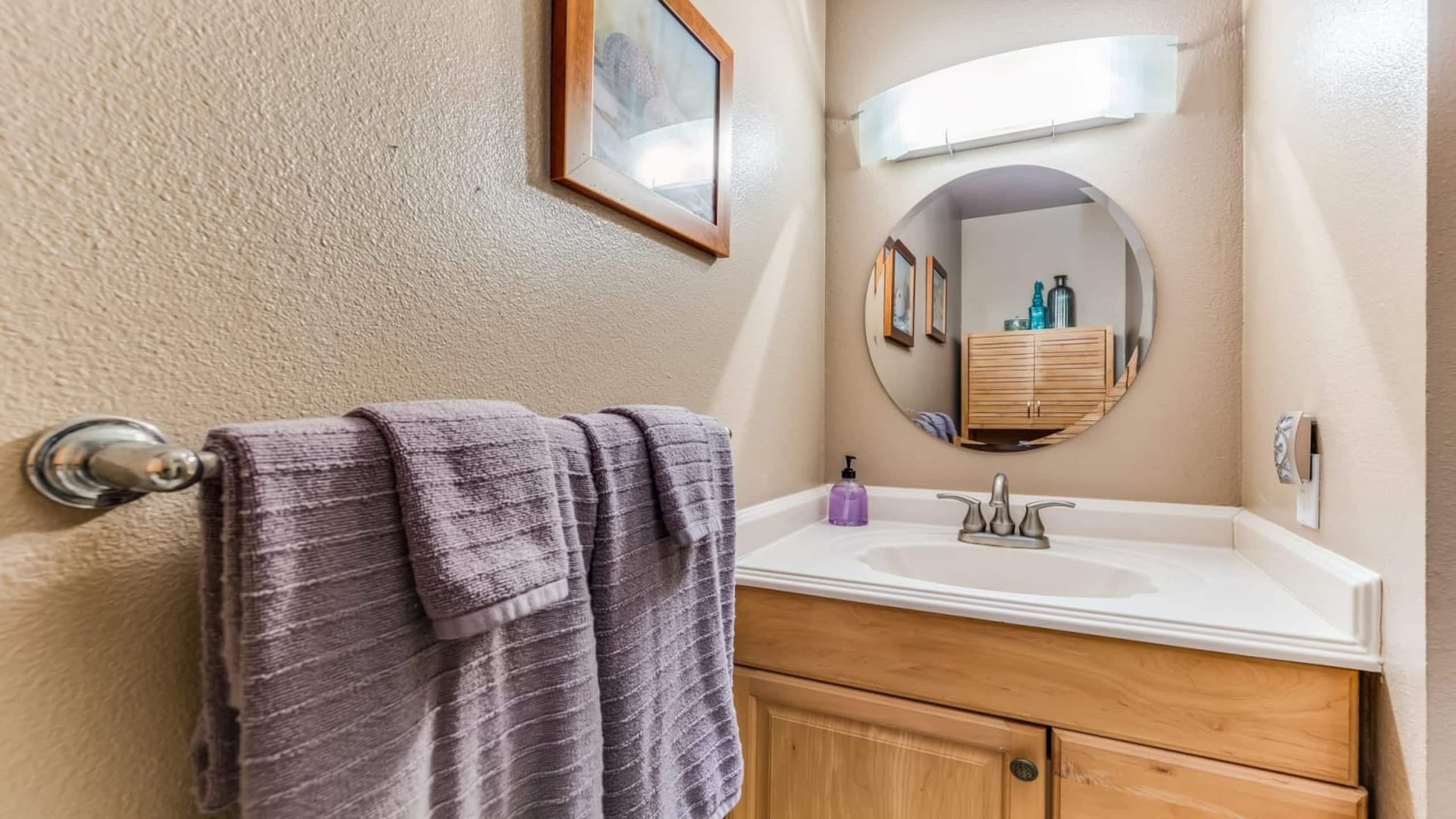 Condo in Kahuku · ★4.89 · 1 bedroom · 2 beds · 2 private baths - Image 11