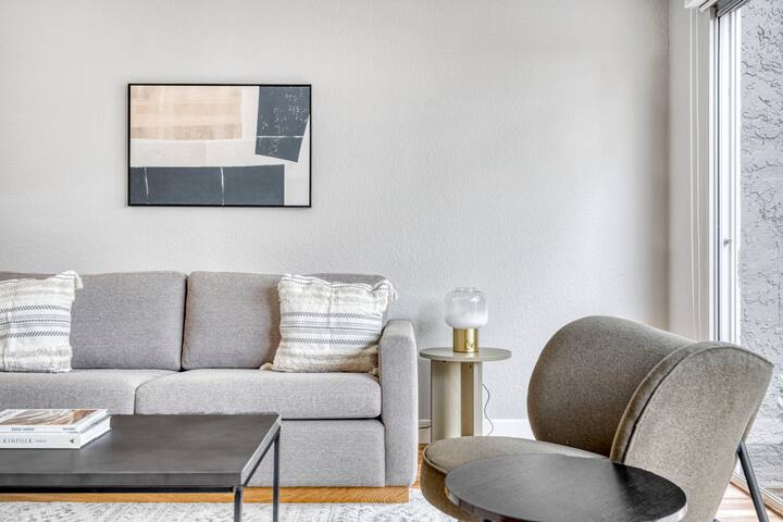 Blueground | Mountain View, garage, nr Caltrain gallery image 2