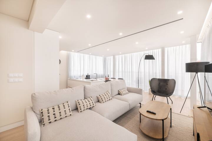 Bay View | Penthouse gallery image 2