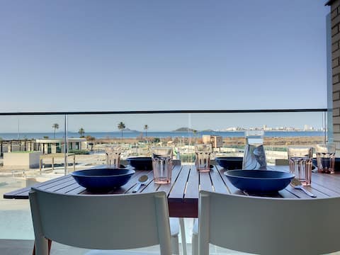 Sea view, pool, gym, wifi