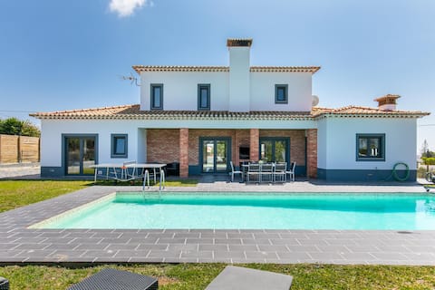 Casa Amizade - with ocean views and fast internet