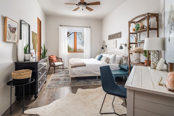 Спалня 2 - двойно легло с работно бюро