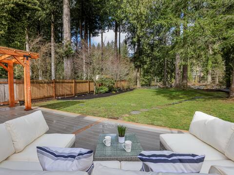 The River House. Sleeps 8 w/ Game Room