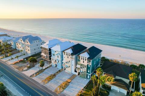Beach Buzz - Private Pool + Theater Room