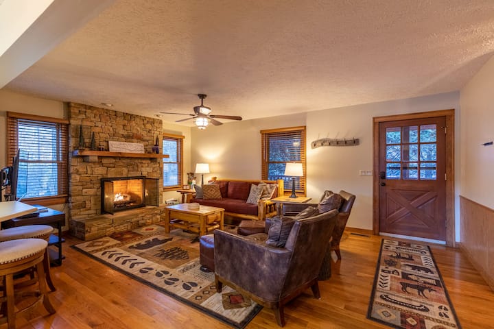 Nuttin Better-app Ski Mtn, Hot Tub, Game Table - Boone, NC