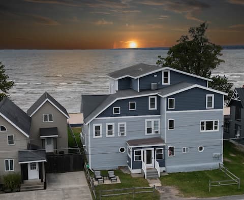 Penthouse | Historic Oneida Lakefront Condo 5