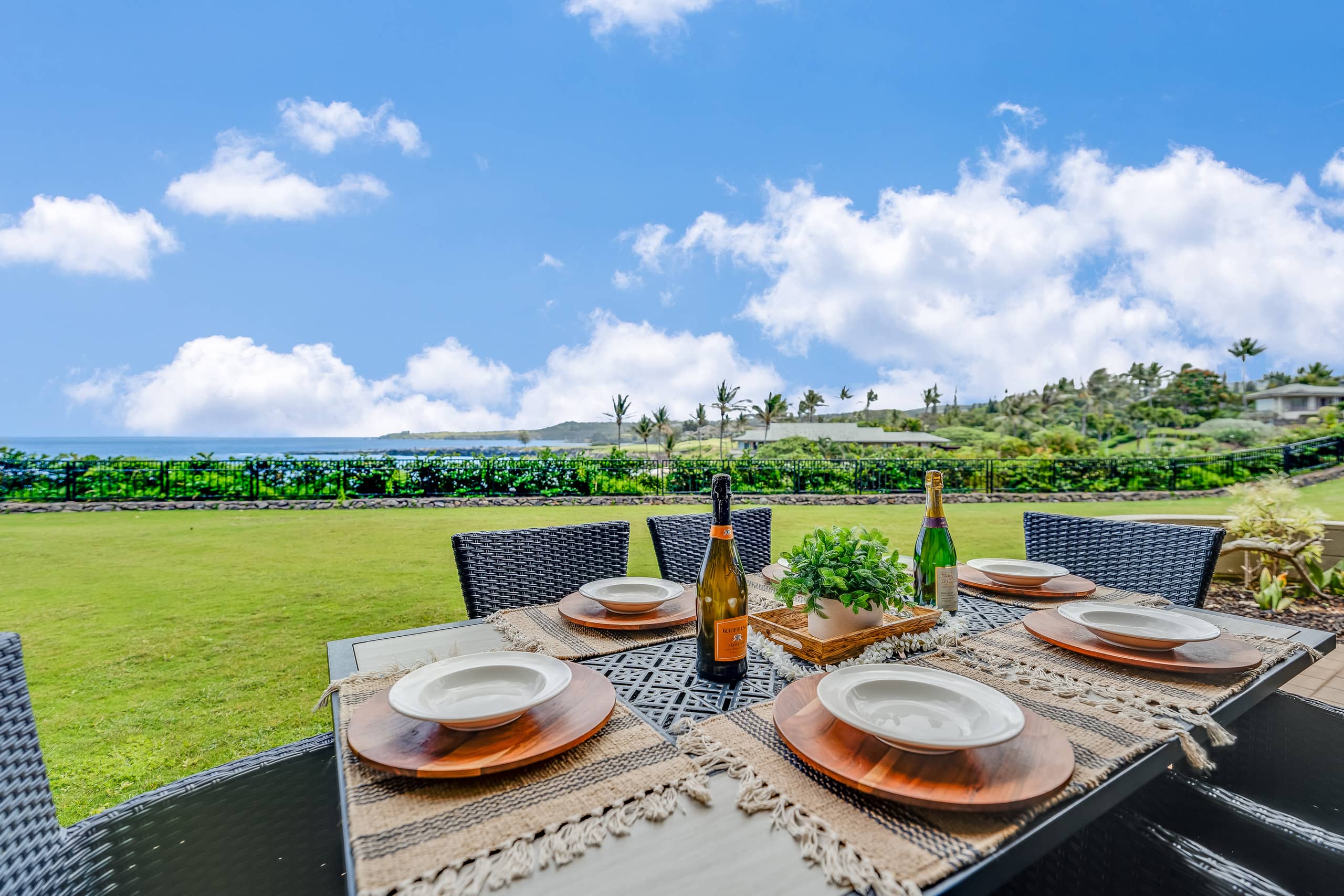 Condo in Lahaina · ★4.97 · 1 bedroom · 2 beds · 1 bath - Image 27