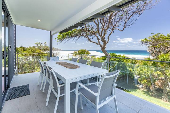 Aiyana @ Luxury at Blueys Beach gallery image 4