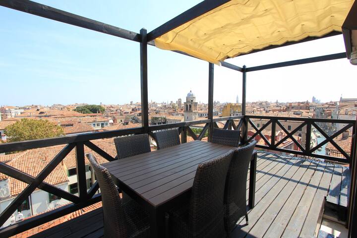 Apartment Altana, Amazing Grand Canal View gallery image 3