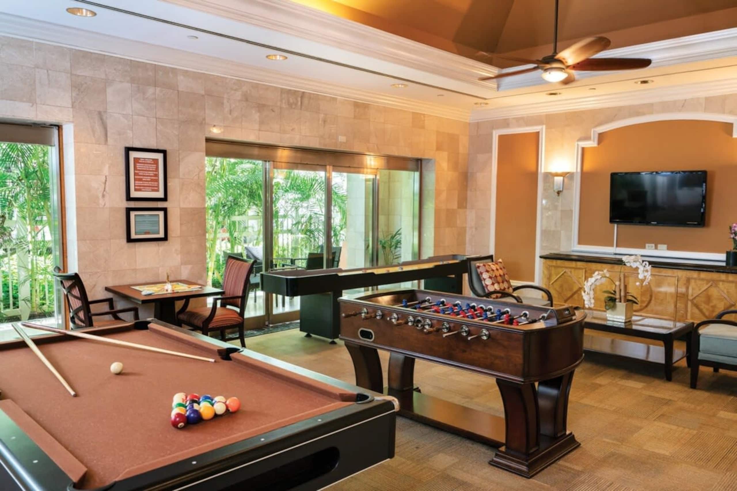 Condo in Honolulu · ★4.67 · Studio · 1 bed · 1 private bath - Image 9