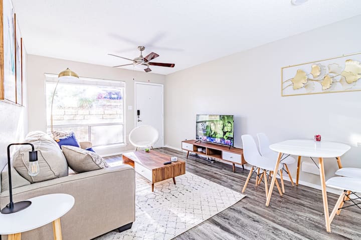 Trendy Soco 1br Suite, King Bed, Fast Wifi W/ Pool - South Congress - Austin