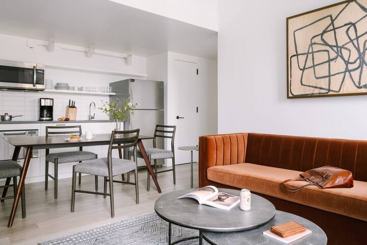 Sonder Court Square | Two-Bedroom Apartment gallery image 4