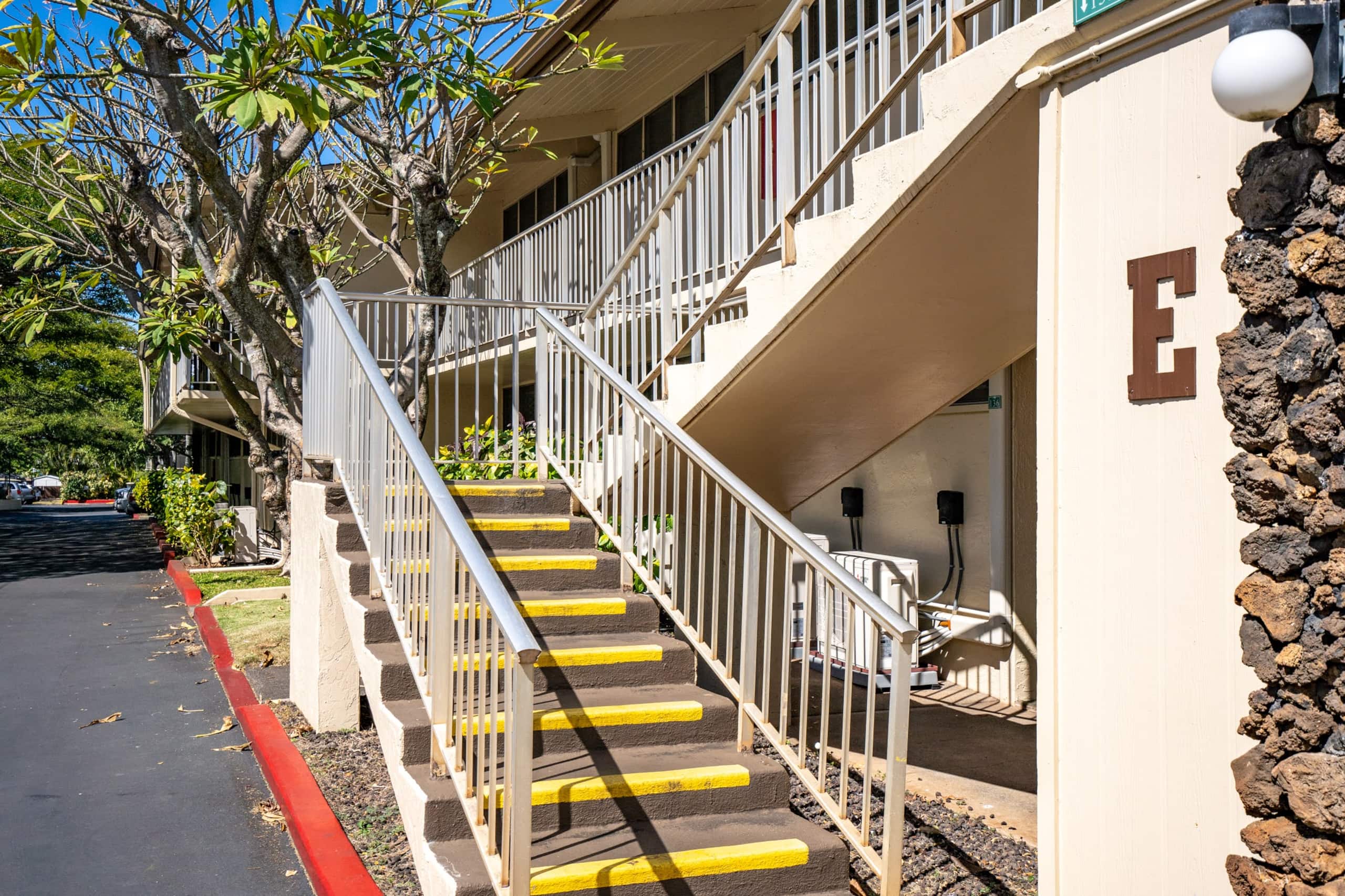 Condo in Lahaina · ★4.9 · 1 bedroom · 3 beds · 1 shared bath - Image 21