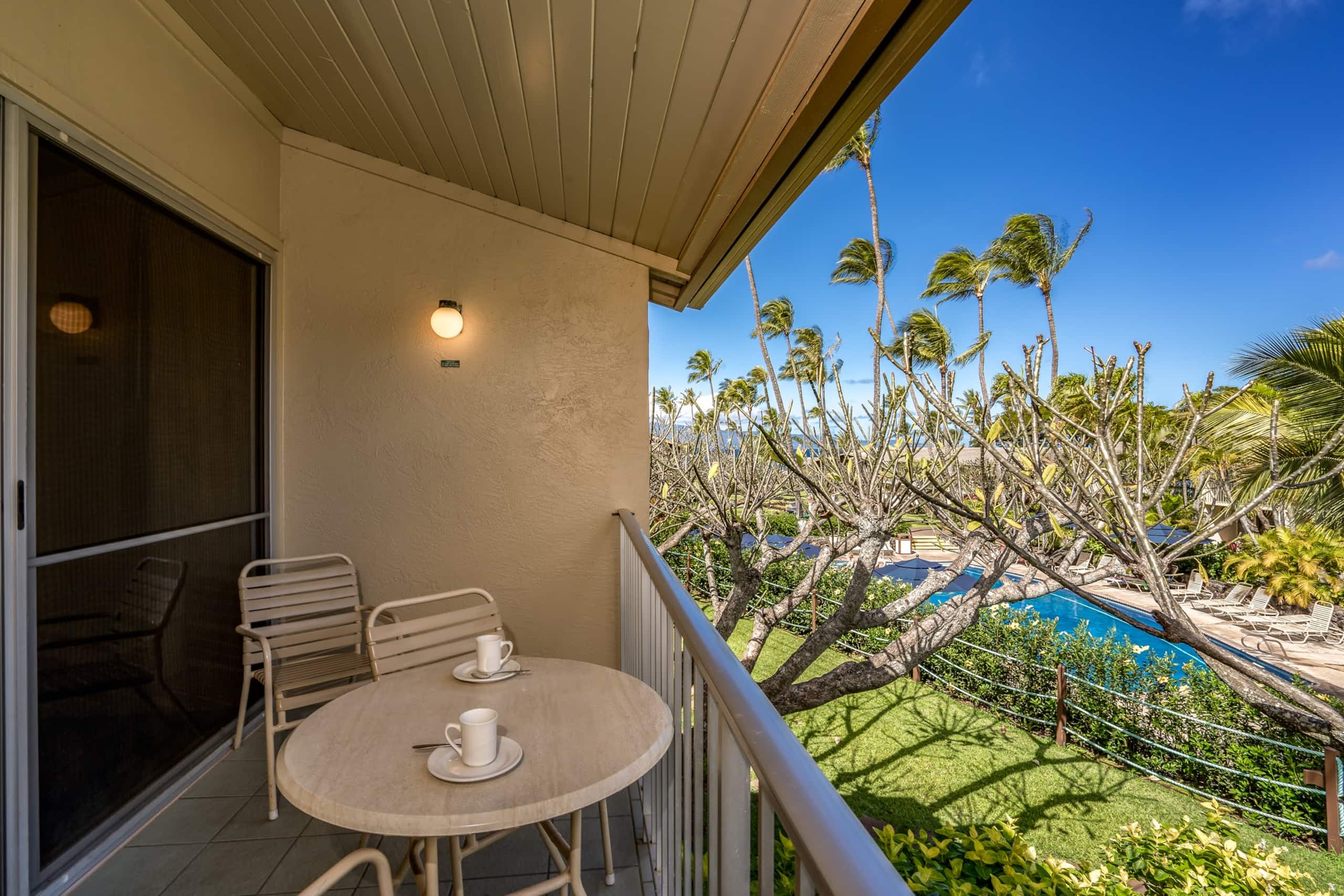 Condo in Lahaina · ★4.9 · 1 bedroom · 3 beds · 1 shared bath - Image 8