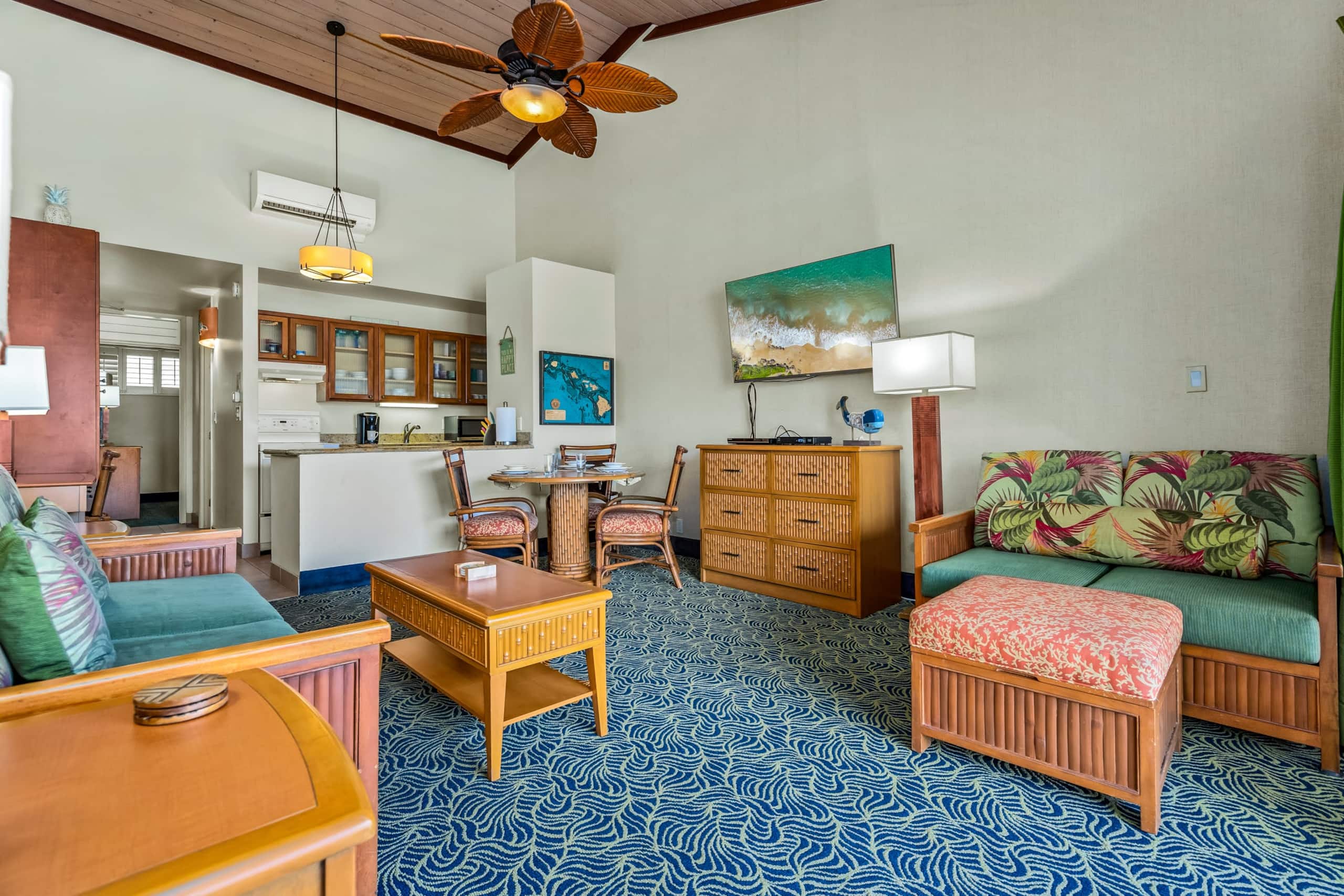 Condo in Lahaina · ★4.9 · 1 bedroom · 3 beds · 1 shared bath - Image 9