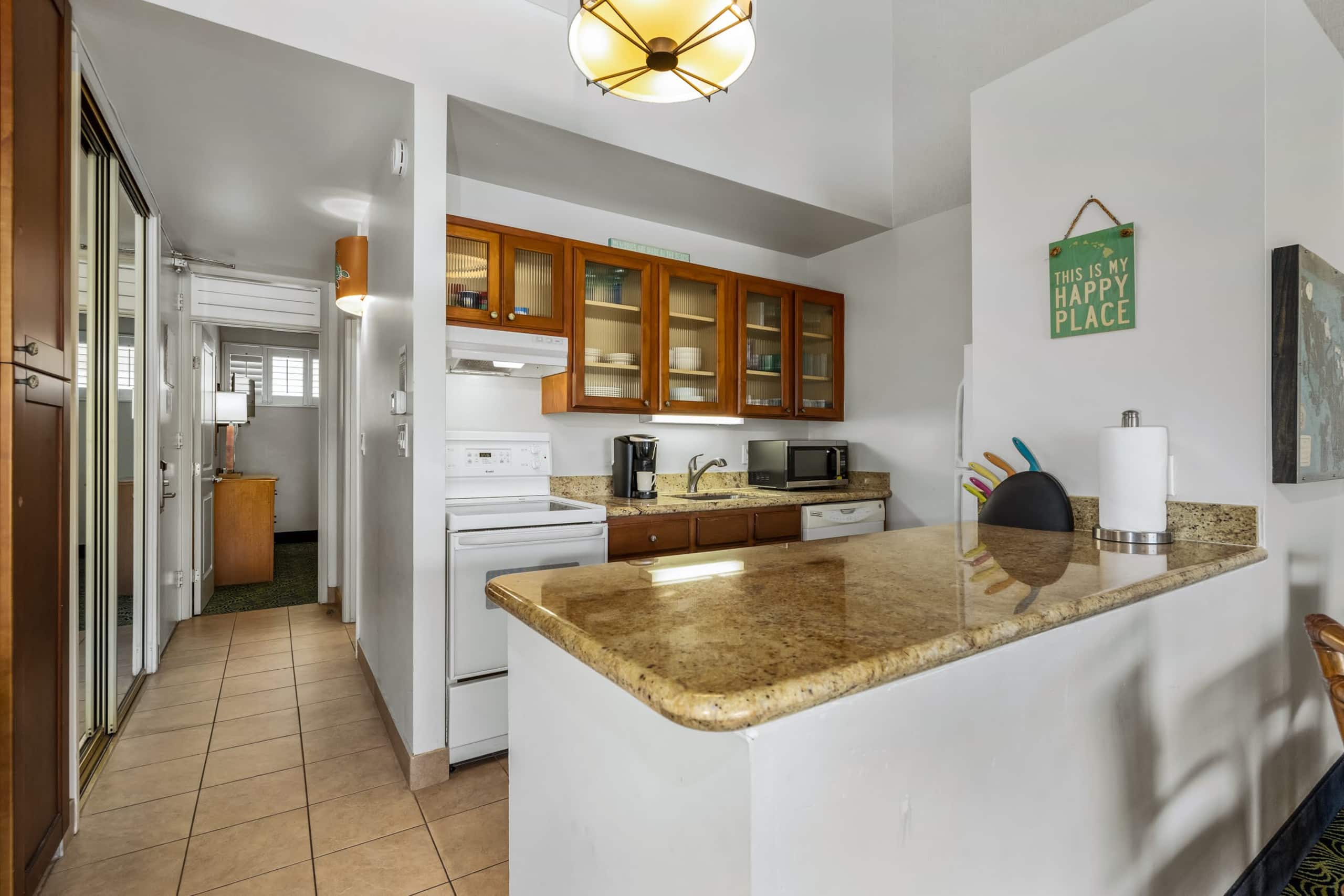 Condo in Lahaina · ★4.9 · 1 bedroom · 3 beds · 1 shared bath - Image 14