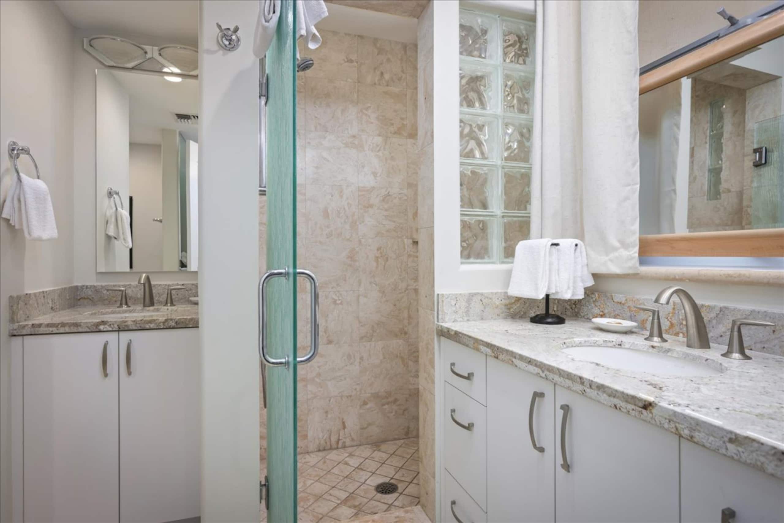 Condo in Lahaina · ★4.71 · 2 bedrooms · 3 beds · 2.5 baths - Image 17