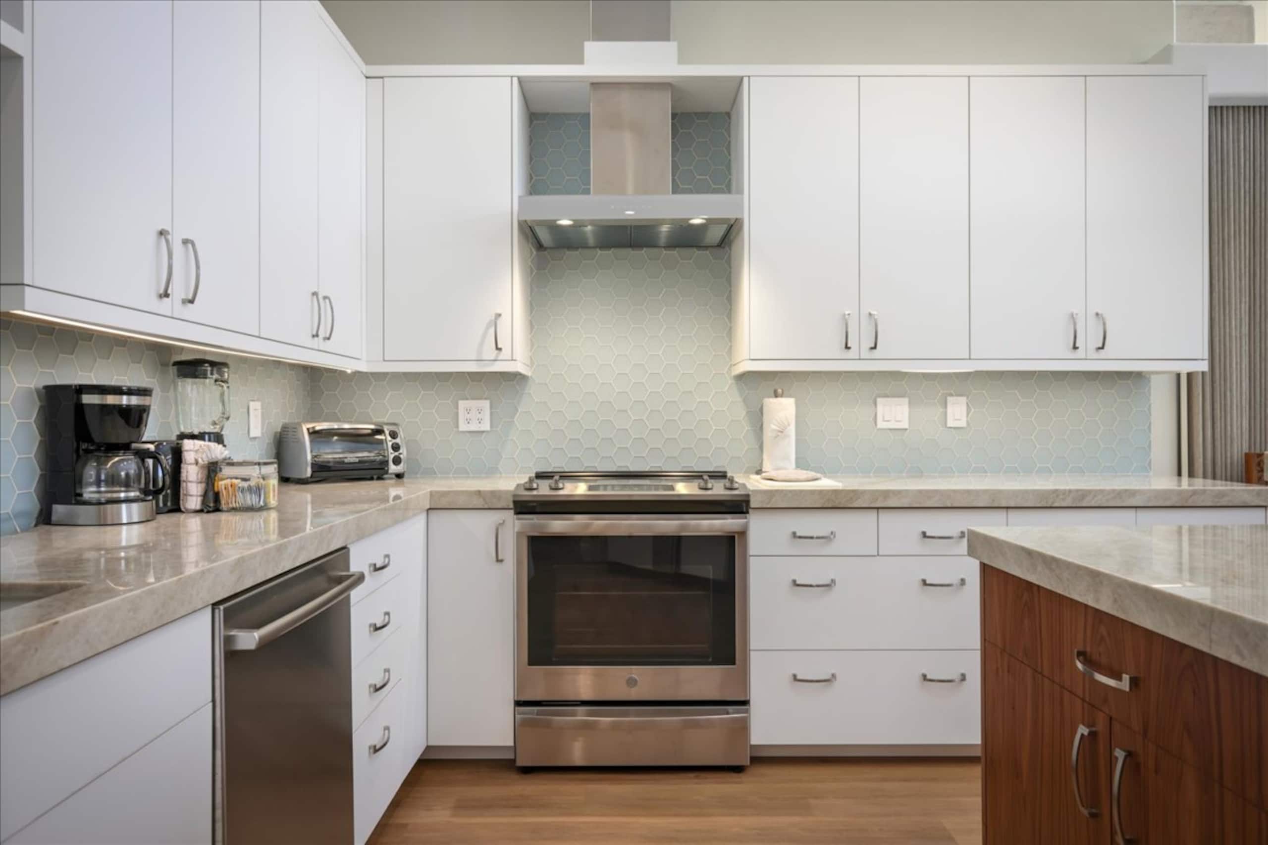 Condo in Lahaina · ★4.71 · 2 bedrooms · 3 beds · 2.5 baths - Image 12
