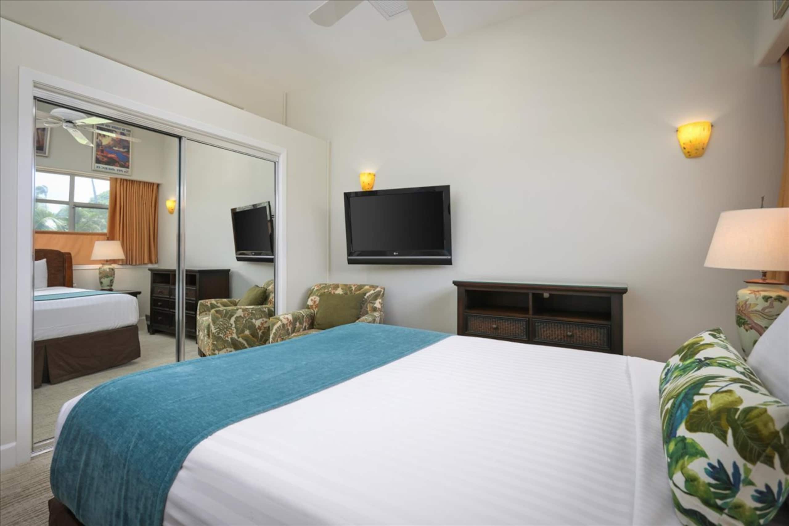 Condo in Lahaina · ★4.71 · 2 bedrooms · 3 beds · 2.5 baths - Image 19