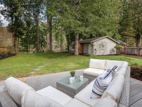 The River Getaway. Sleeps 10.  W/ Game Room