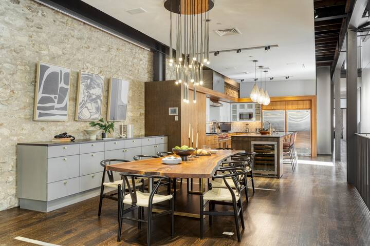 Luxe 4-Story w/ Rooftop HotTub, Game Room, Theater gallery image 5