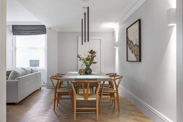 Luxury 2-Bed Hyde Park Apartment – AC – Sleeps 6 gallery image 5