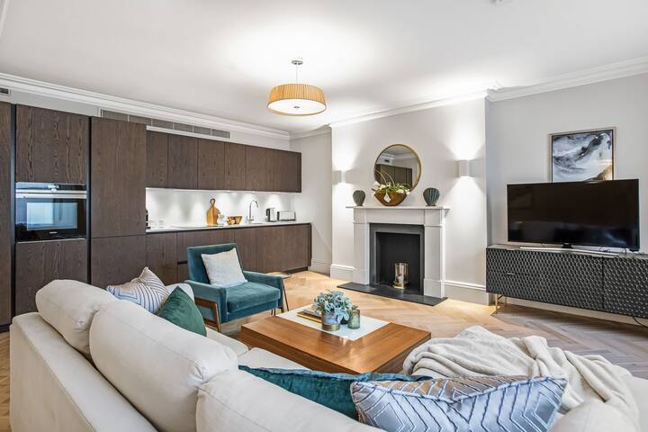 Luxury 2-Bed Hyde Park Apartment – AC – Sleeps 6 gallery image 2