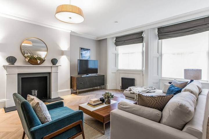 Luxury 2-Bed Hyde Park Apartment – AC – Sleeps 6 gallery image 3