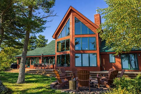 Lake Superior Beachfront Cabin with Epic Views
