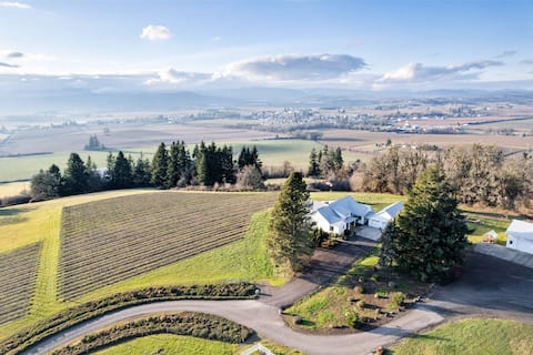 Vineyard Views, 3 BR w/ EnSuite BA, Bocce Ball