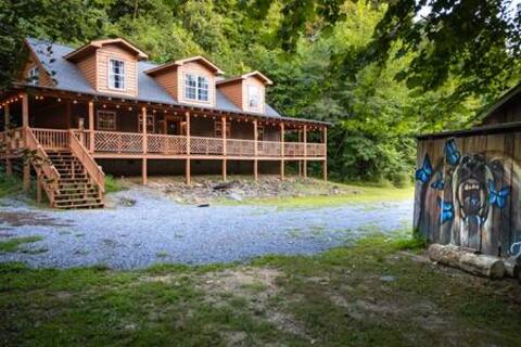 Forrest in the Smokies | Large Cabin on 47 acres