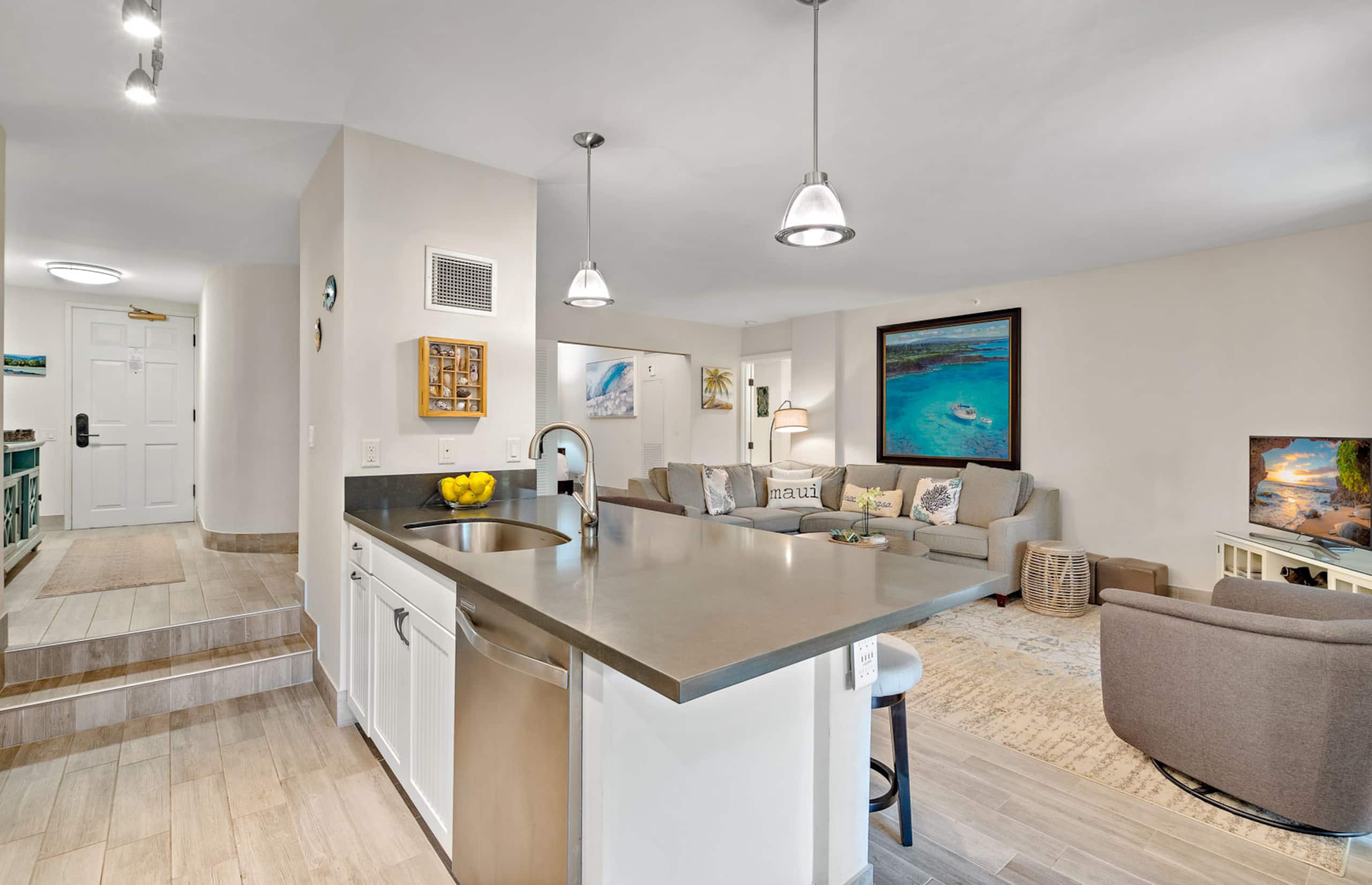 Condo in Lahaina · ★4.8 · 4 bedrooms · 7 beds · 4 shared baths - Image 29