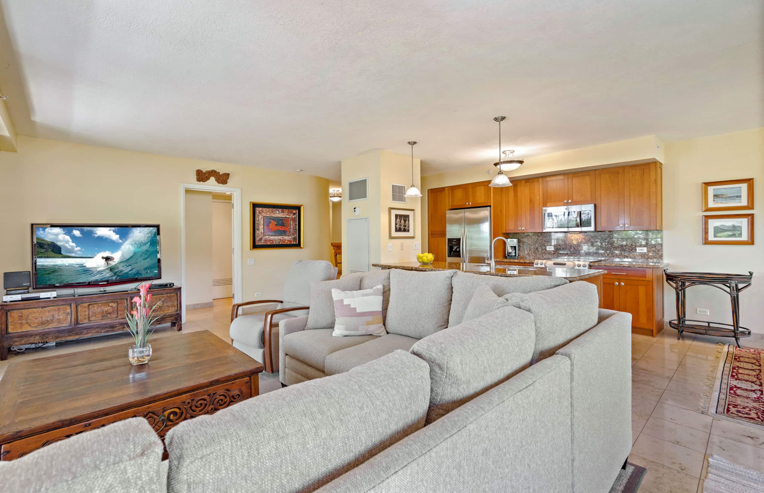 Condo in Lahaina · ★4.8 · 4 bedrooms · 7 beds · 4 shared baths - Image 7