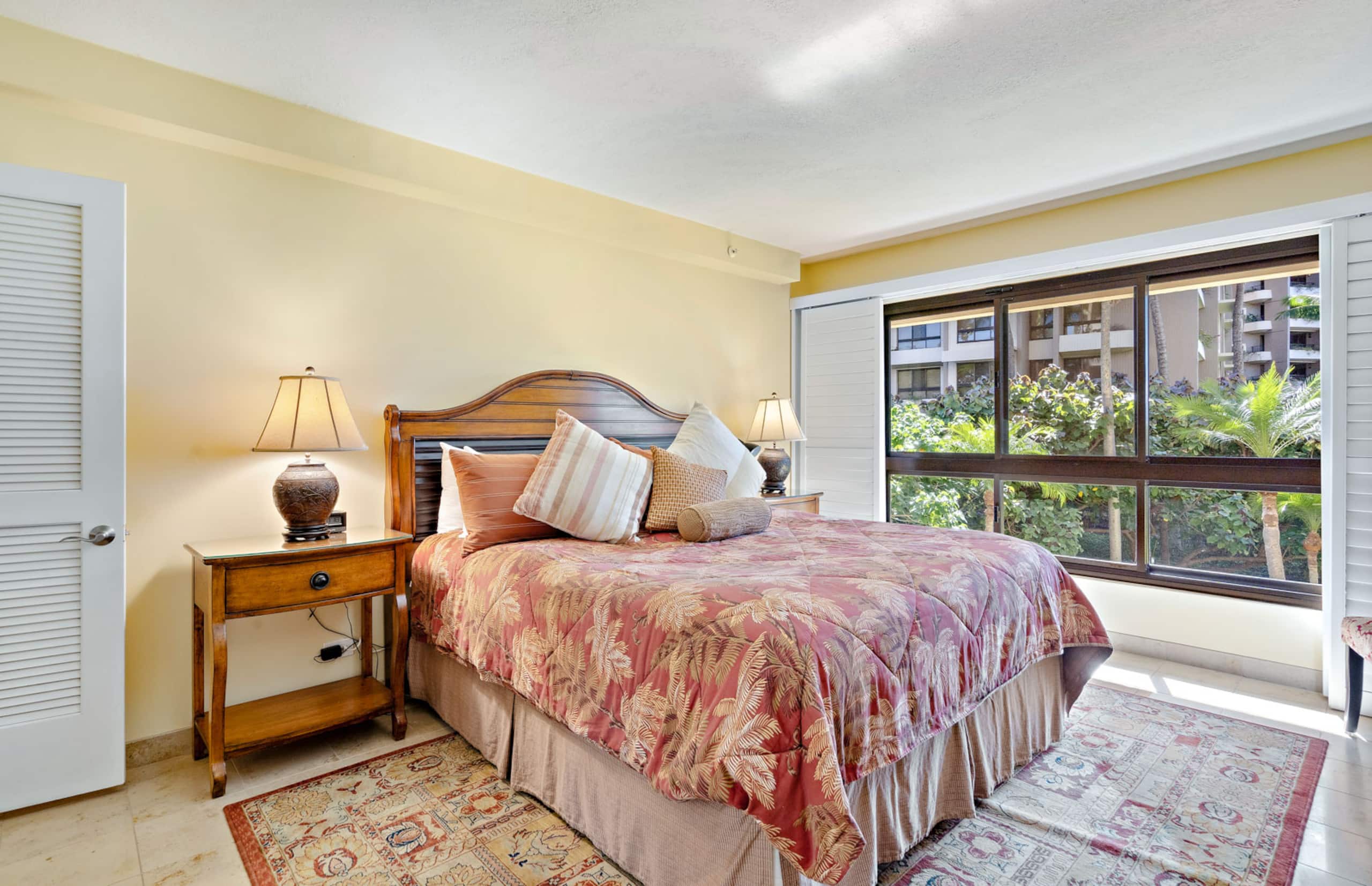 Condo in Lahaina · ★4.8 · 4 bedrooms · 7 beds · 4 shared baths - Image 15