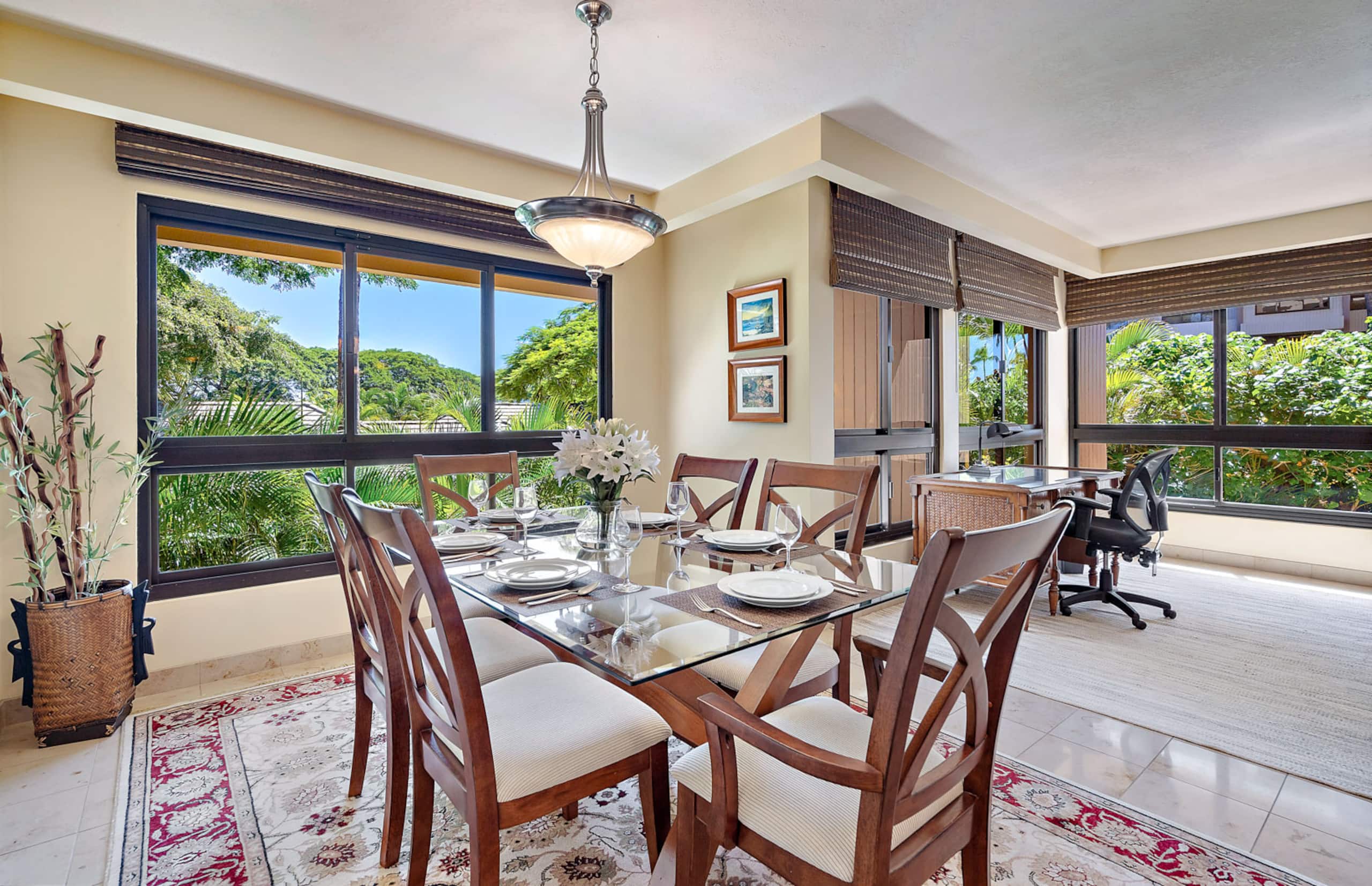 Condo in Lahaina · ★4.8 · 4 bedrooms · 7 beds · 4 shared baths - Image 5