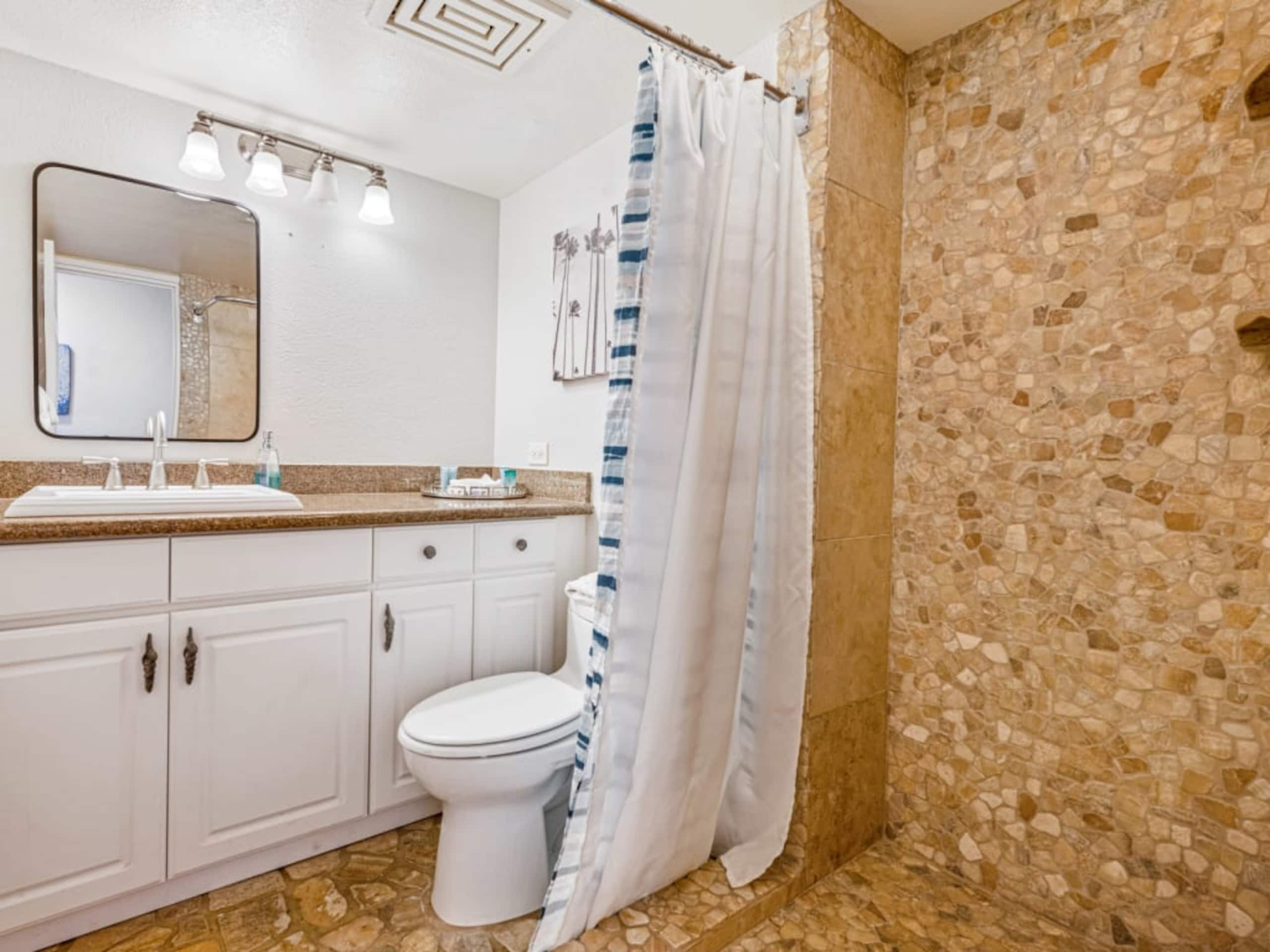 Condo in Kihei · ★4.71 · 1 bedroom · 2 beds · 2 baths - Image 43