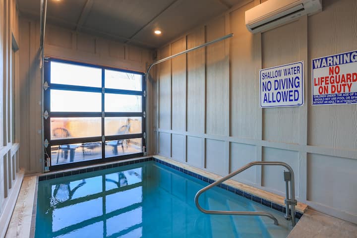 Skinny-dippin - Indoor Heated Pool, Dog Friendly - Gatlinburg, TN