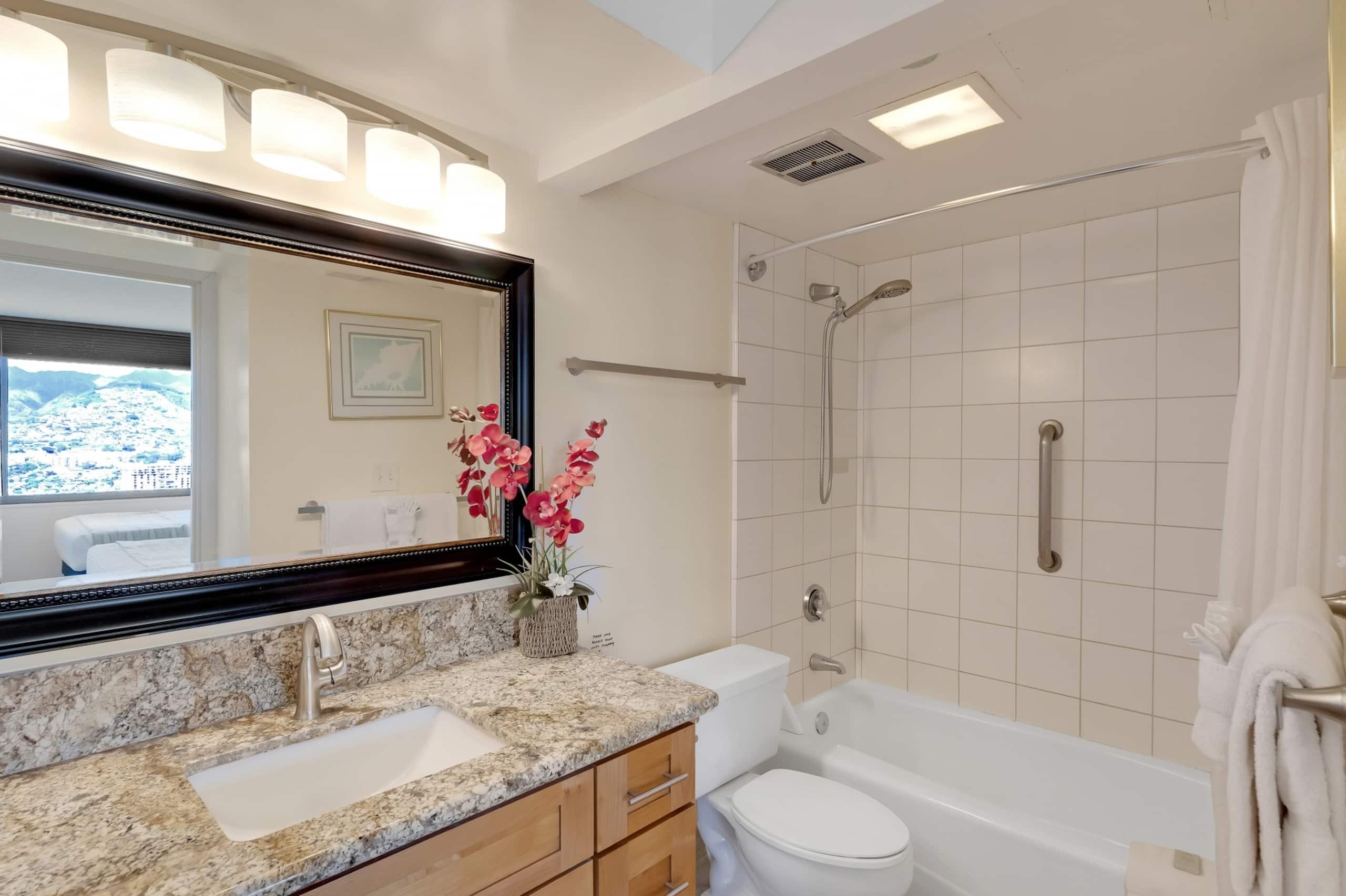 Condo in Honolulu · ★4.33 · 1 bedroom · 3 beds · 1 private bath - Image 16