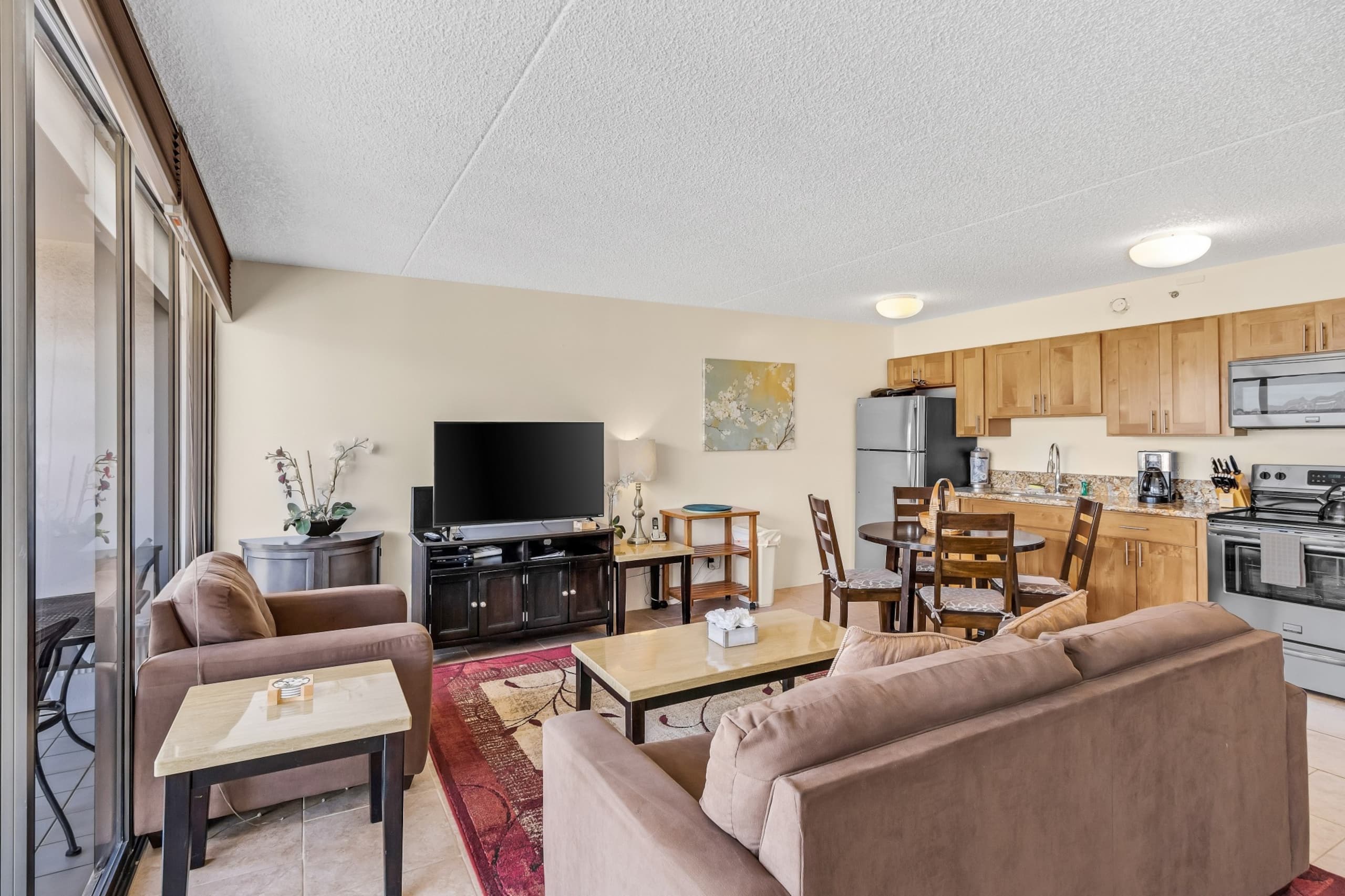 Condo in Honolulu · ★4.33 · 1 bedroom · 3 beds · 1 private bath - Image 3