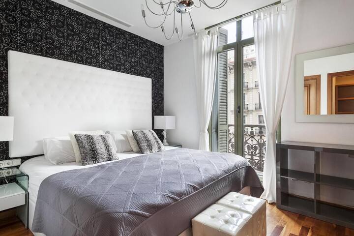 Amazing flat in the heart of Barcelona gallery image 2