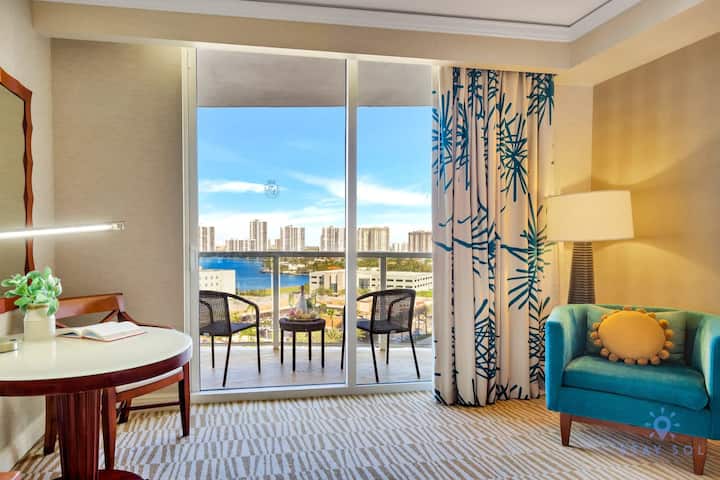 Luxurious Resort|balcony Bay View|amazing Pool - Aventura, FL