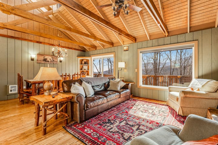 The Bearfoote Chalet - Linville, NC