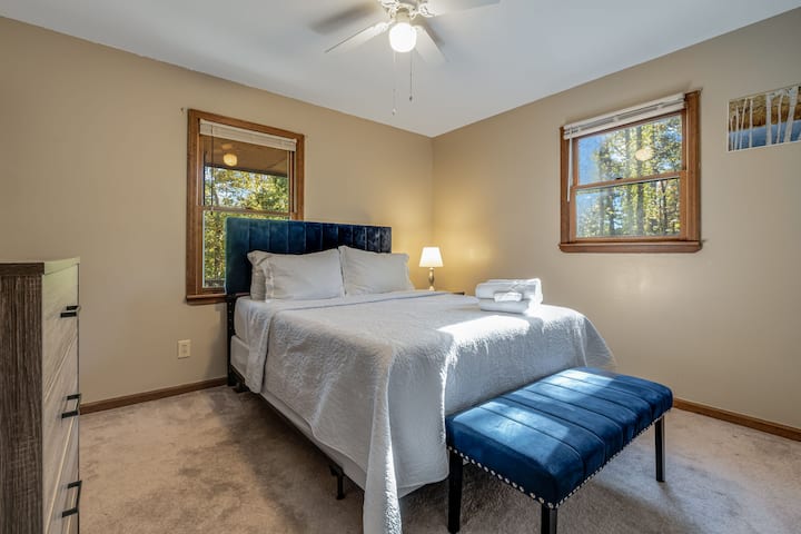 Dhomë gjumi me tre krevat dopio "Queen"