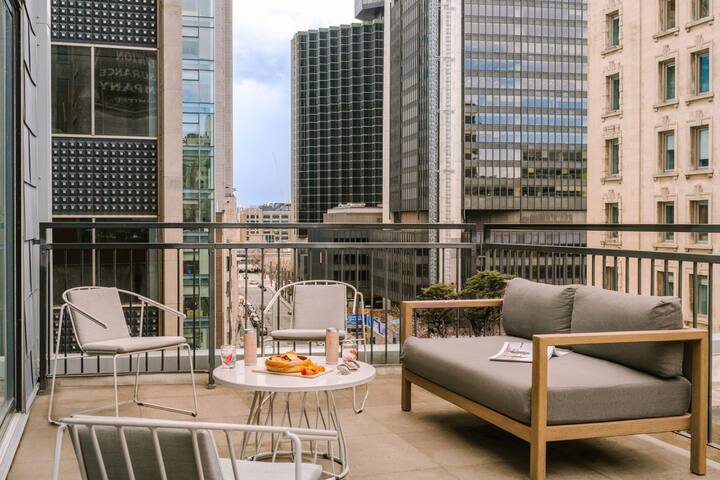 Sonder Penny Lane | 2BR Apartment w/ Balcony gallery image 2