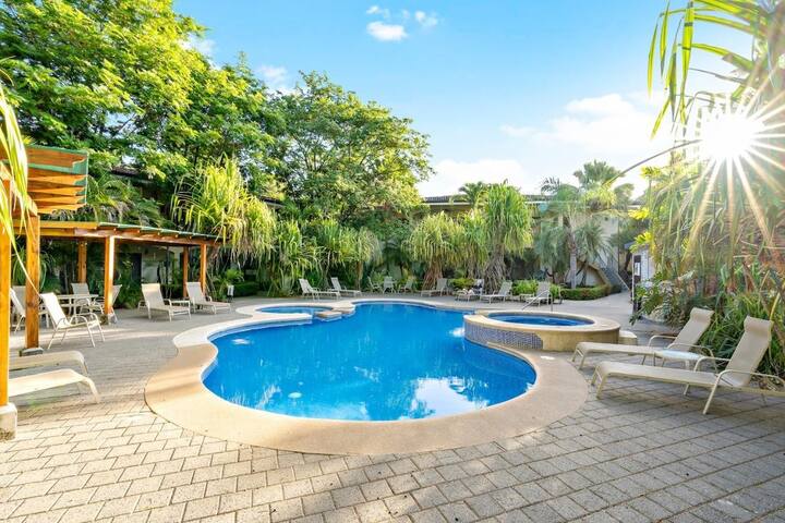 Garden Pool & 5-minutes Walk to Beach