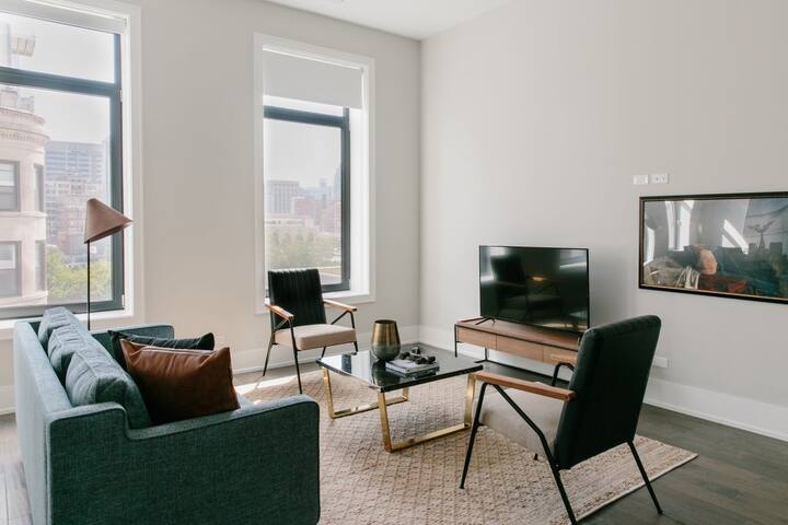Sonder Greektown | Three-Bedroom Apartment gallery image 5