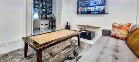 Beautiful New home in Throsby with 5 Bedrooms