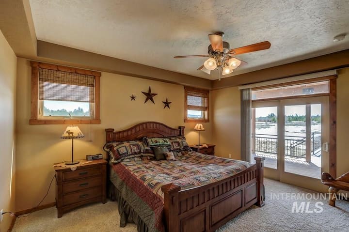 Master wa Ghorofa Kuu