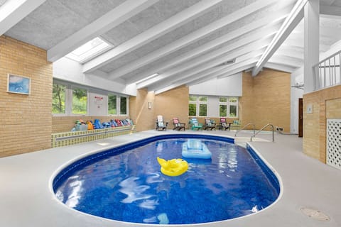 Rockford Retro Revival • Indoor Pool + Arcade Fun!