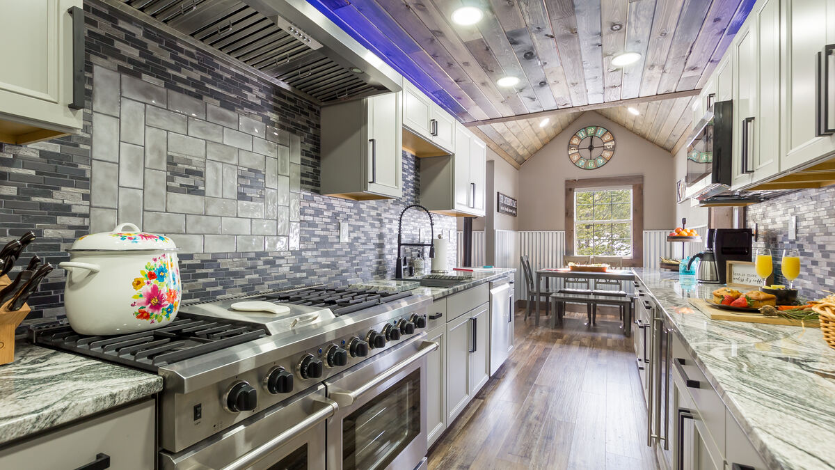 The Cub House, 3Br/2 1/2Ba,capacidad para 8 personas,chimenea,barbacoa -  Casas en alquiler en Island Park, Idaho, Estados Unidos - Airbnb, image size:1200x675